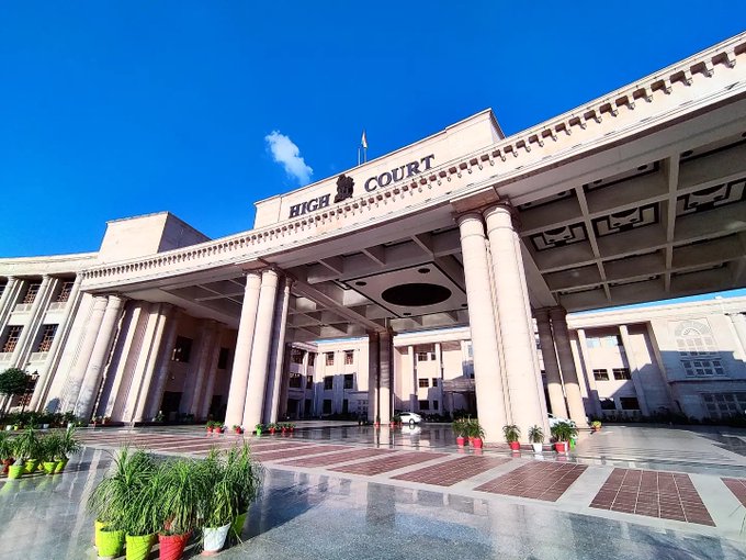 Allahabad High Court dismisses judicial officers plea seeking inclusion in UPHJS Suitability Test 2020 Allahabad High Court dismisses judicial officers plea seeking inclusion in UPHJS Suitability Test 2020